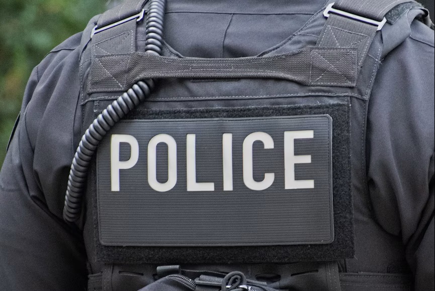 POSSIBLE FAKE POLICE SCAM GOING ON IN COUDERSPORT, POTTER COUNTY, IN THE AREA OF DAVIS STREET